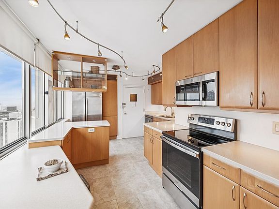 3rd image of 1 E Schiller St APT 22A