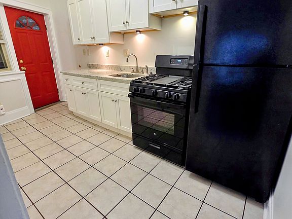 2nd image of 11841 Lake Ave #3