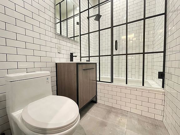 3rd image of 431 Manhattan Ave #3B