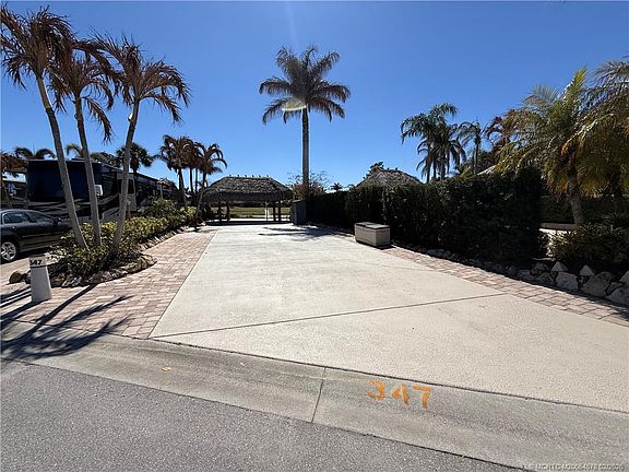 3rd image of 347 NW Boundary Dr