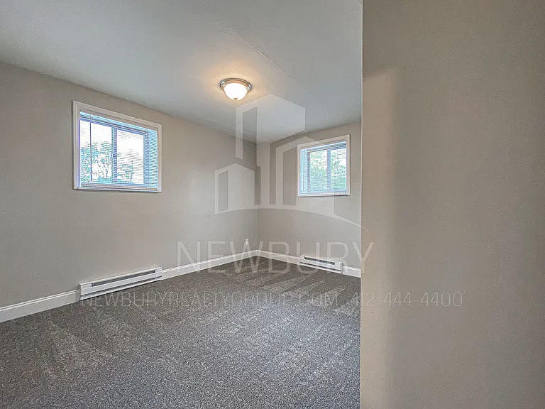 Poplar Apartments — Photo 40