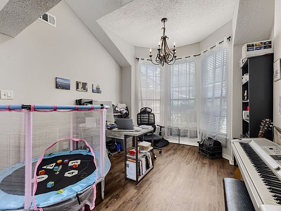 5th image of 709 Whistler Dr