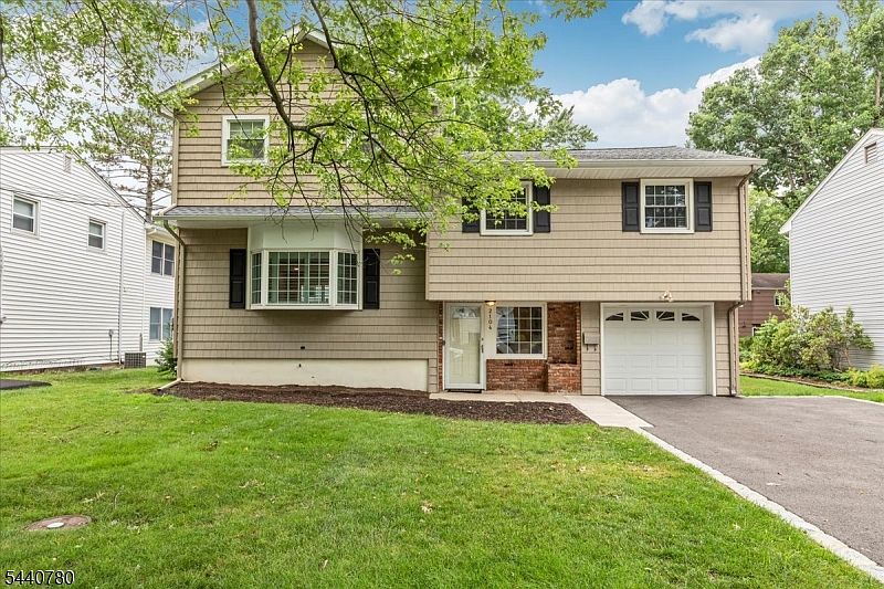 1st image of 2104 Shady Ln