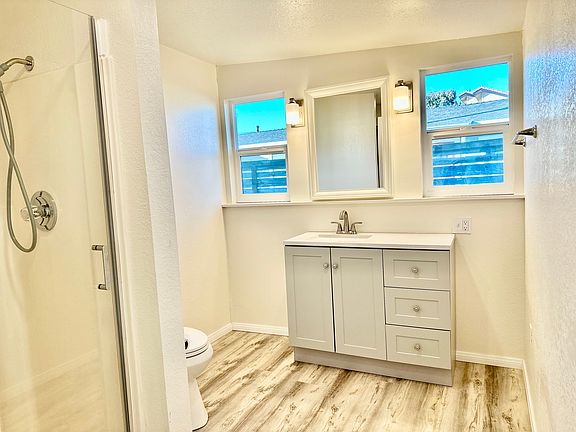 4th image of 5011 Cliff Pl