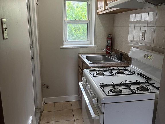 4th image of 2037 N 8th St #2F