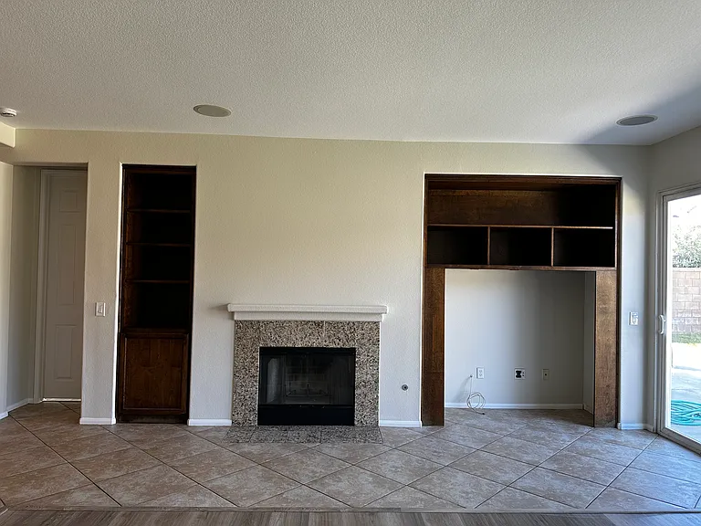 Emerald Ave — Photo 9
