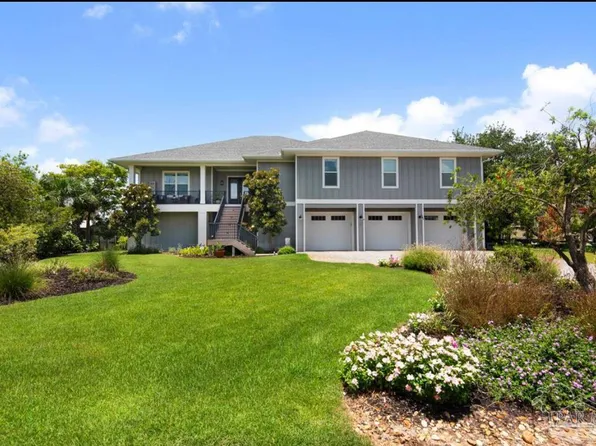 2668 Bay St, Gulf Breeze, FL 32563