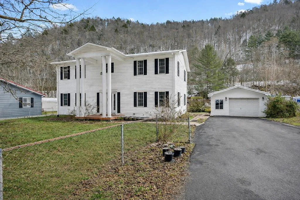 8232 Garden Creek Rd photo 1