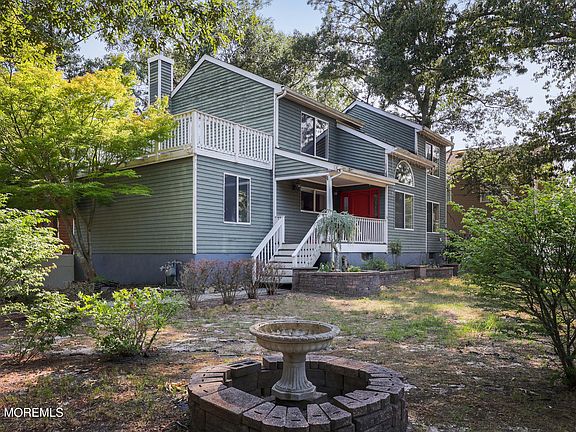 3rd image of 2 Jane Avenue