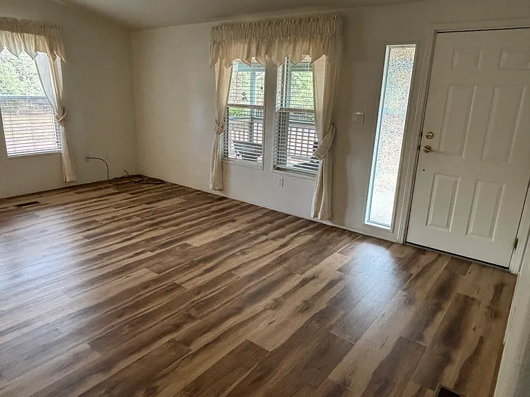 610 E Park Dr — Photo 9