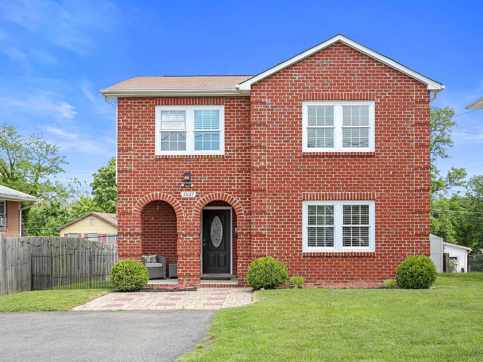 3 bed, 2.5 bath, 1554 sqft, $3,750 — Photo 1