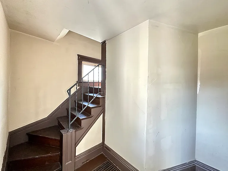 413 Bartram Ave — Photo 30