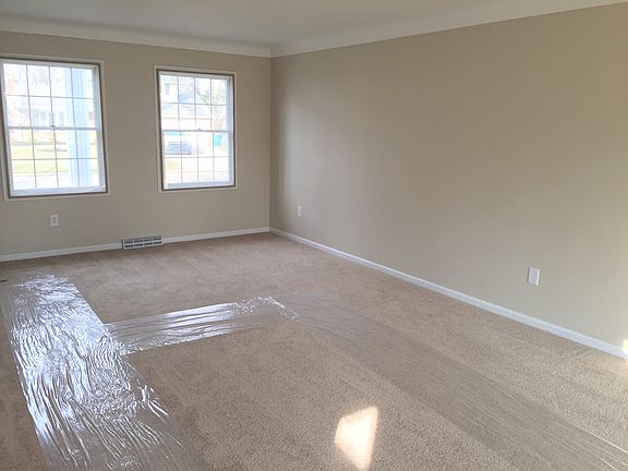 3rd image of 415 Edgewood Dr