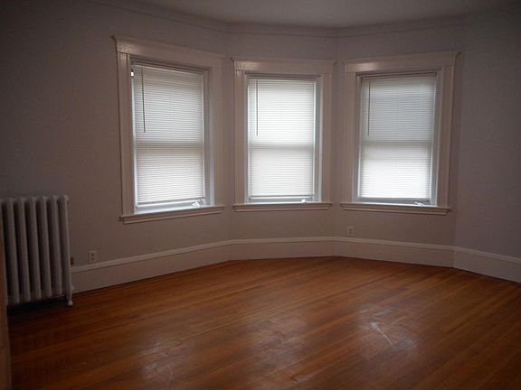 5th image of 555 Brookline Ave #1R