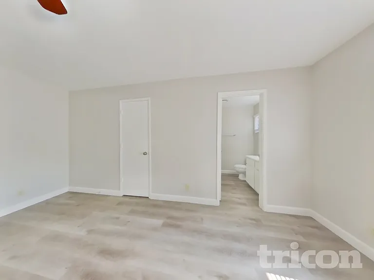 26560 Madison St — Photo 8