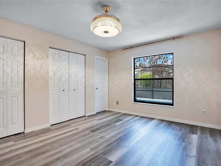 4805 Kingston Cir — Photo 16