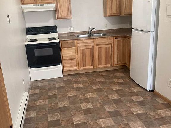3rd image of 733 Kellogg Ave #3