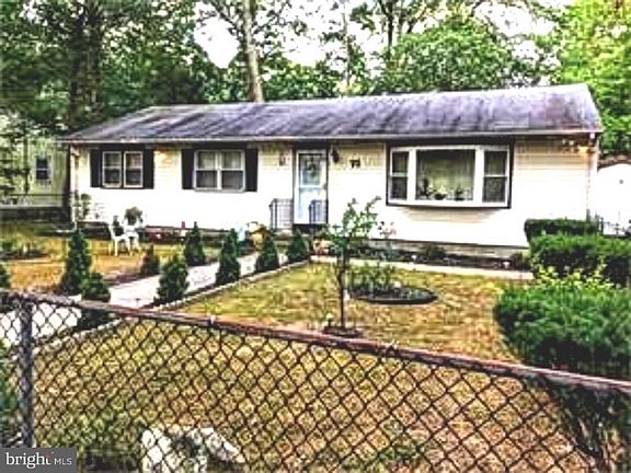 2nd image of 71 Verbena St