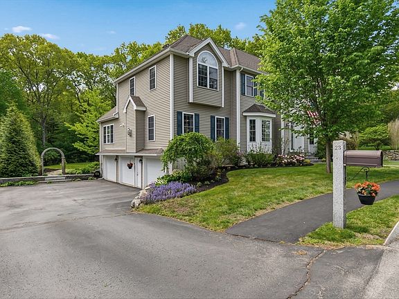 2nd image of 23 Oak Ledge Cir