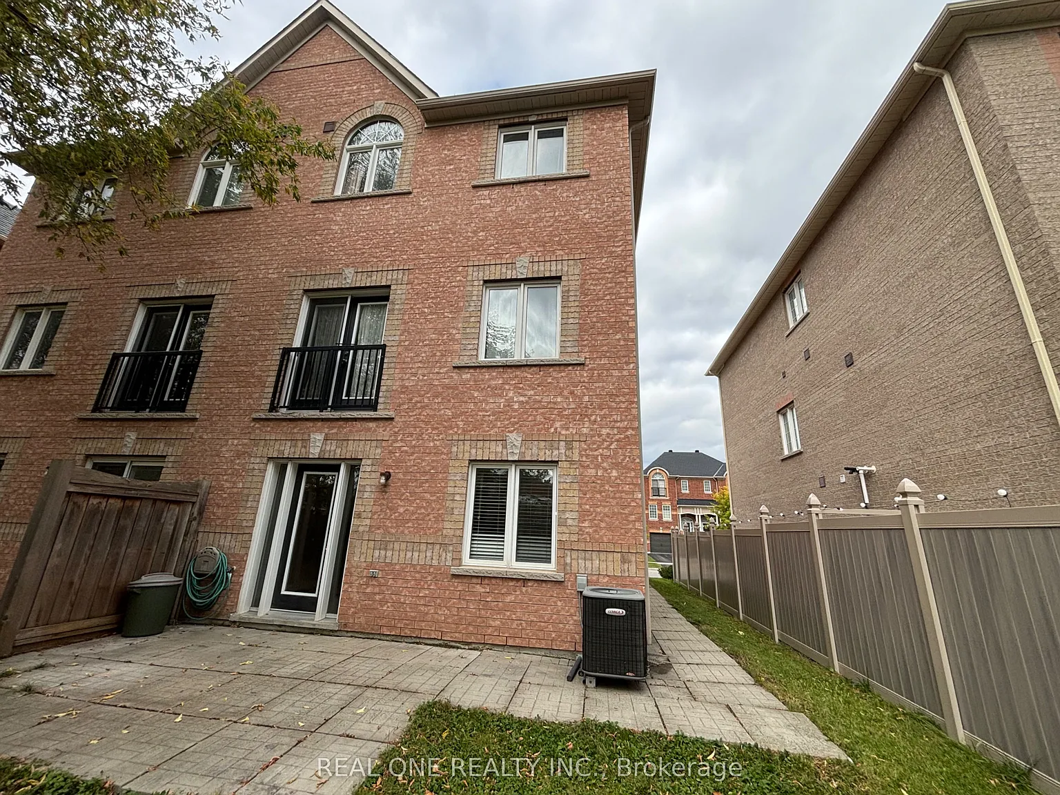 4 bed, $3,490 — Photo 2