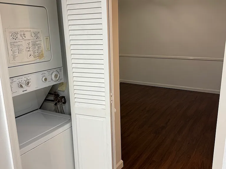 21 Springvalley Blvd — Photo 10