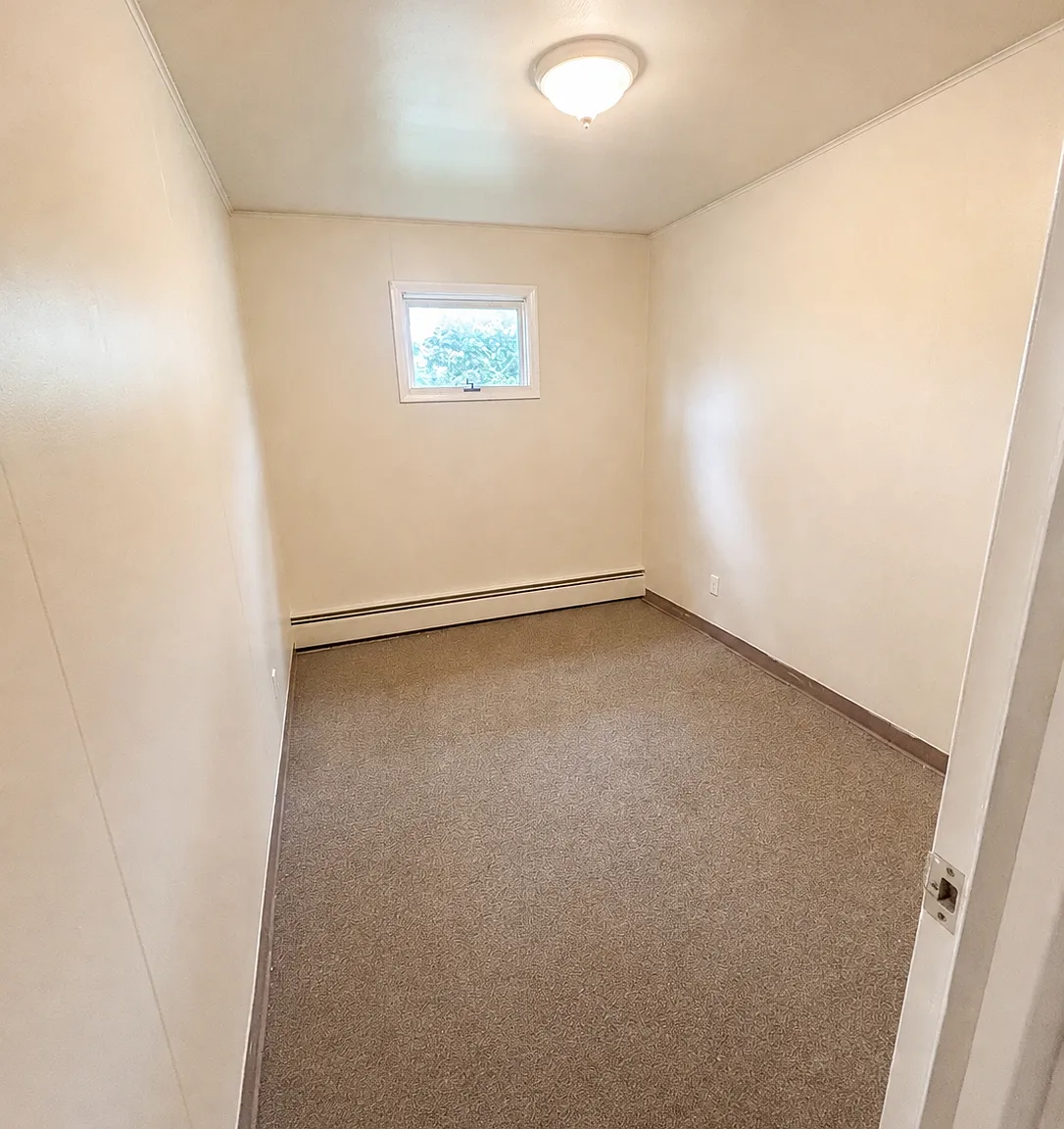 4 bed, $750 — Photo 3