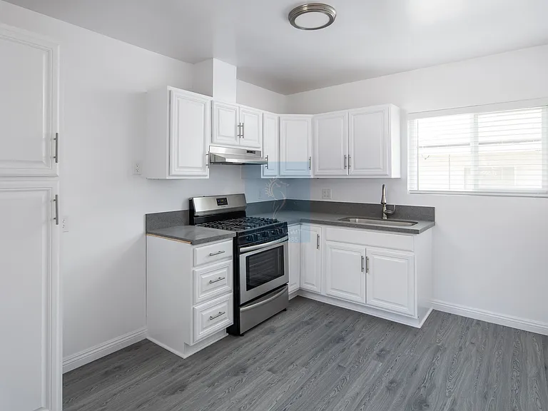 2601 Curtis Ave #D — Photo 7