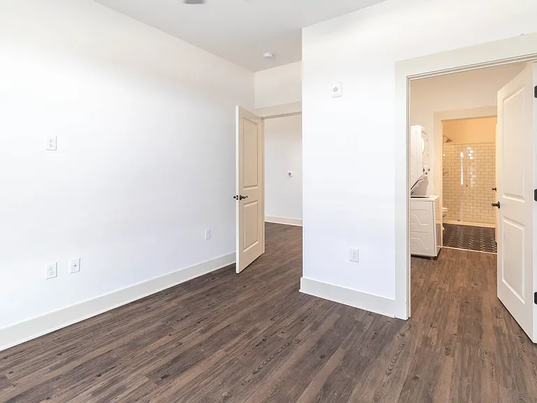1110 Franck St #206 — Photo 15