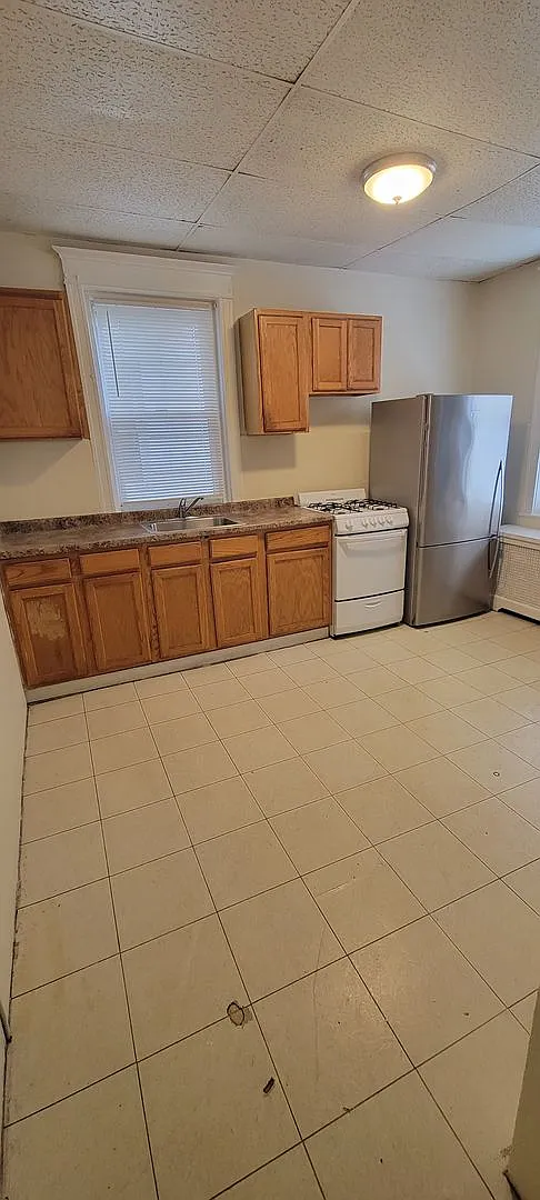 422 E. Roosevelt Blvd. — Photo 2