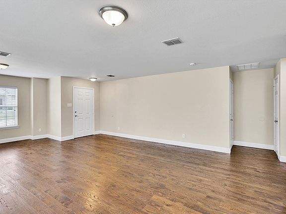 4th image of 13286 Guerin Dr