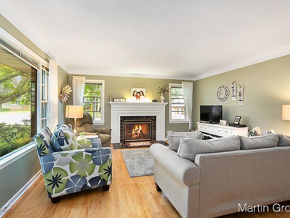 4th image of 806 Rosewood Ave SE
