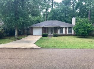 134 Woodside Dr, Mandeville, LA 70448
