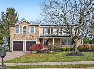 10 Wolfpack Ct, Hamilton, NJ 08619