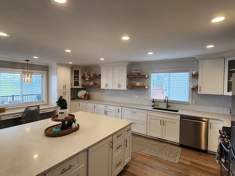 443 E Parowan Way — Photo 4