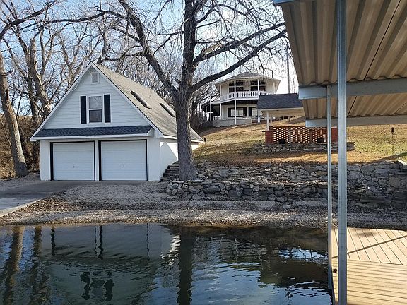 5th image of 156 E Shore Dr