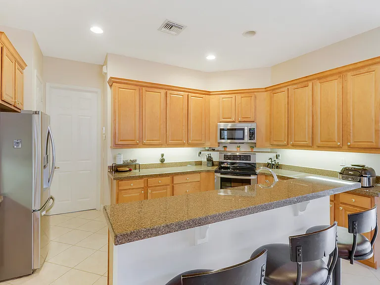 7112 Maidstone Dr — Photo 8