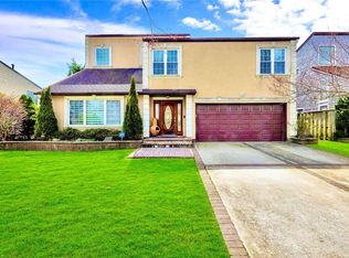 250 Scott Dr, Atlantic Beach, NY 11509