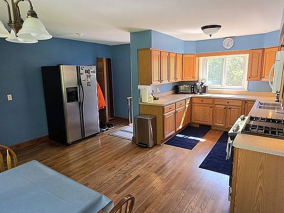3rd image of 4912 Chestnut Rd