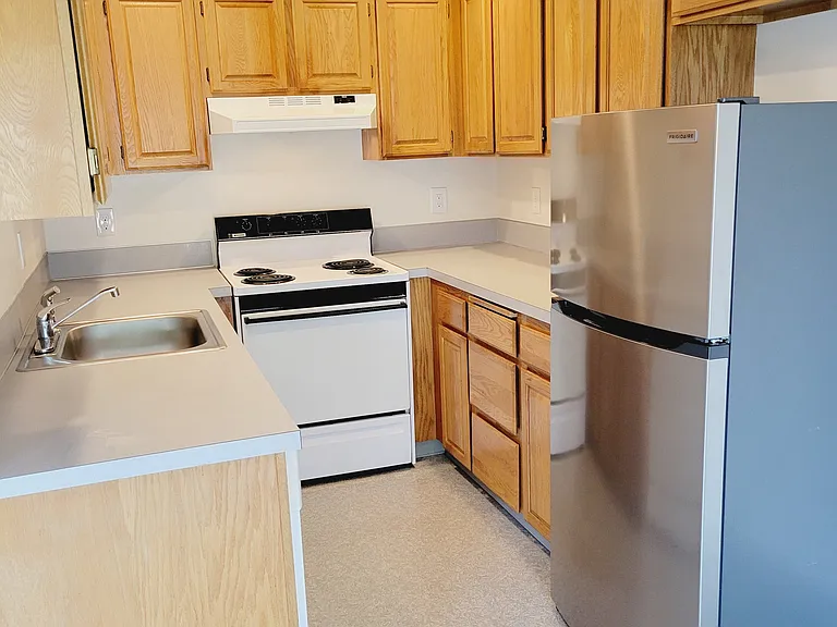 927 SE Tenino St — Photo 5