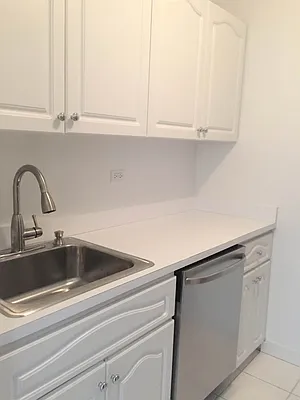 Rented by Peter Ashe | media 35