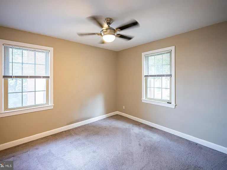 2805 Arlington Blvd — Photo 14