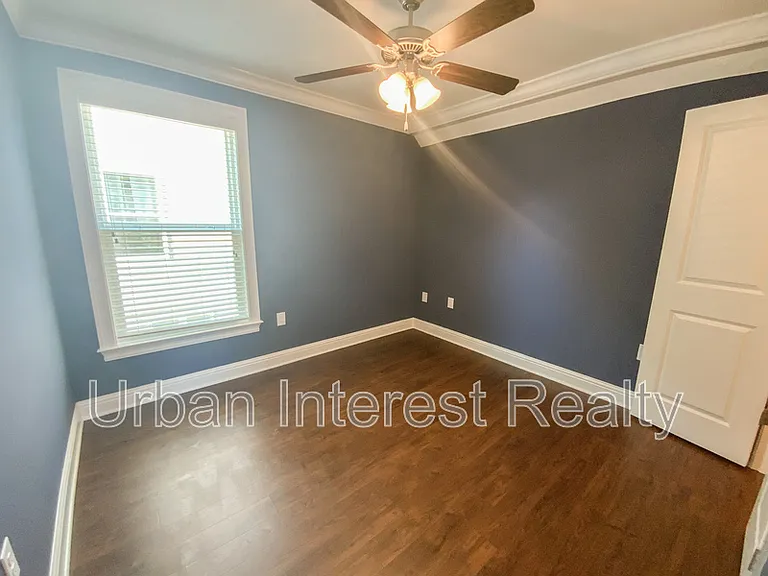 403 King St — Photo 13