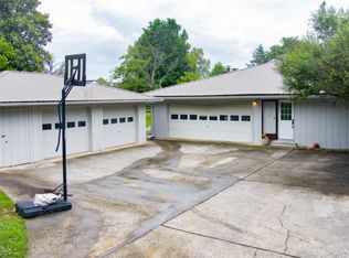 1036 Thompson Bridge Rd, Maryville, TN 37801