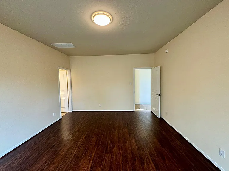 8230 Polaris Point Ln — Photo 12