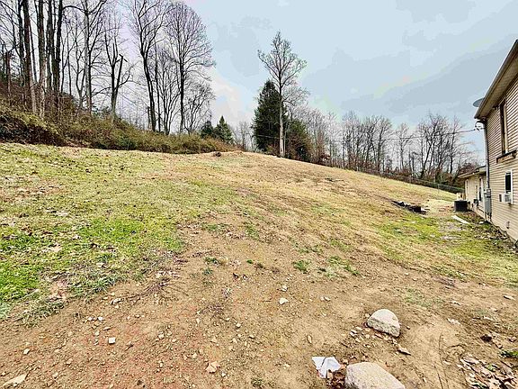 2nd image of 5017A Elk River Rd S