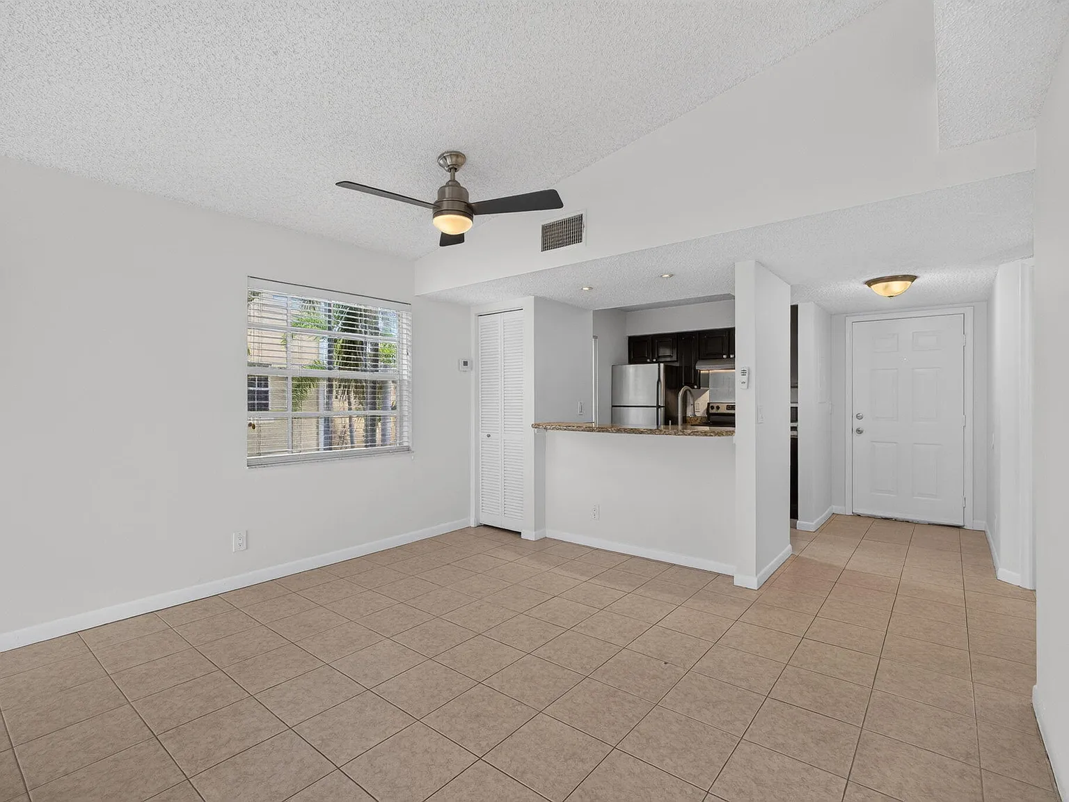 2 bed, 2.0 bath, 1206 sqft, $2,100 — Photo 4
