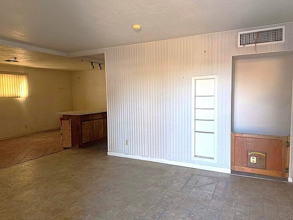 3rd image of 2054 S 5th Ave