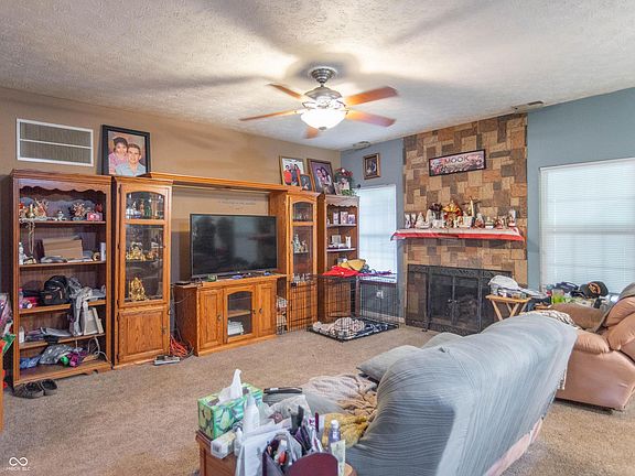3rd image of 8232 Cardinal Ct