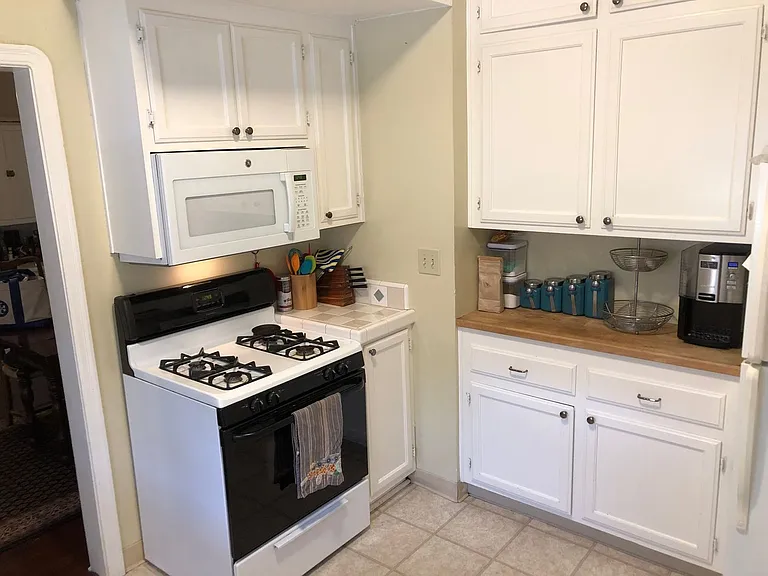 1160 Palm Ave — Photo 11