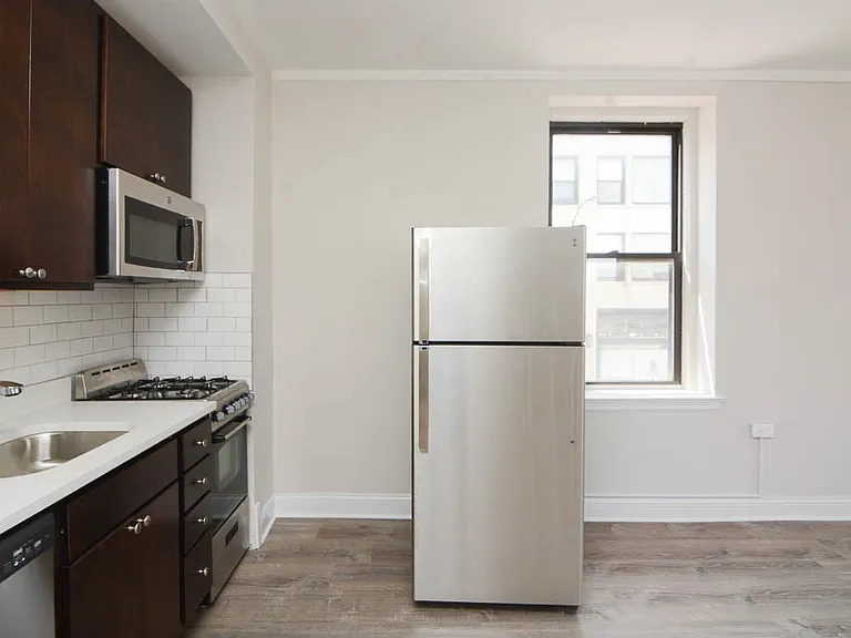 3335 W Diversey Ave #201 — Photo 4